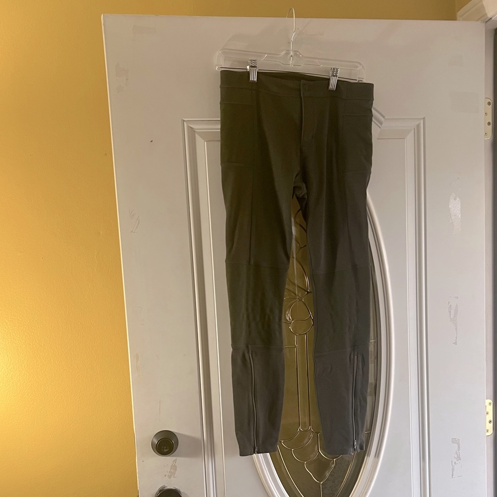 Athleta pull on olive green pants size small